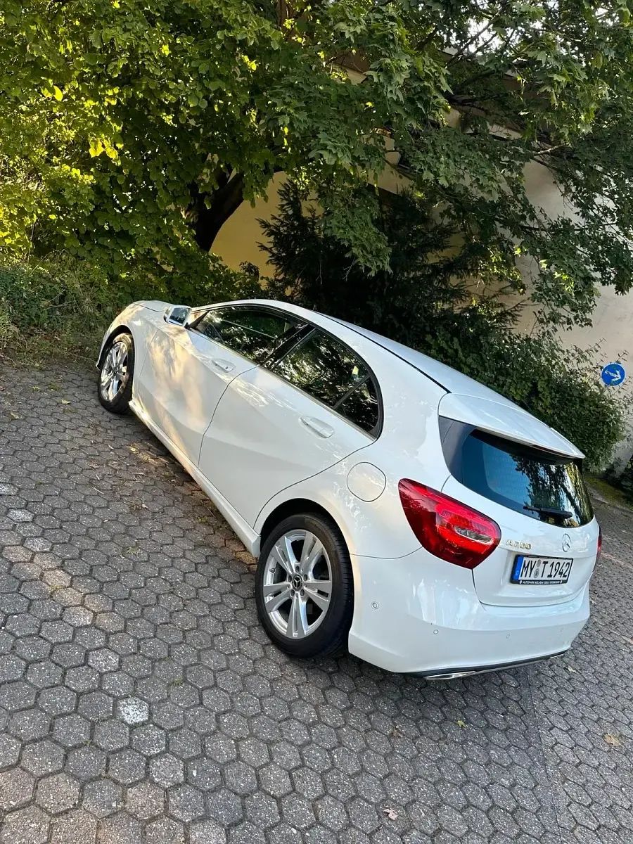 Gebraucht Mercedes A200 156 PS (114 kW) 2018 Weiß Kombi