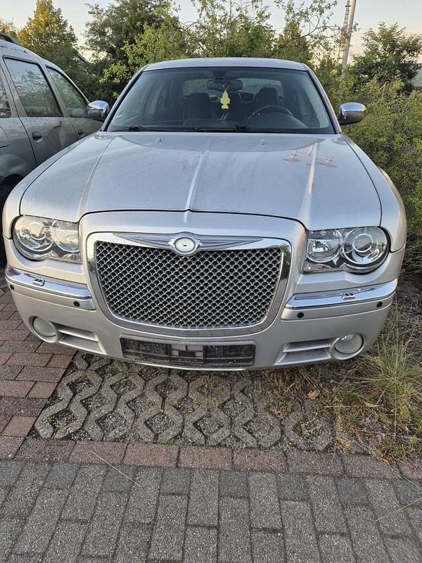 Silber Gebraucht 2005 Chrysler 300C Limousine | 3.500 € (Fairer Preis) - Bild 1/4