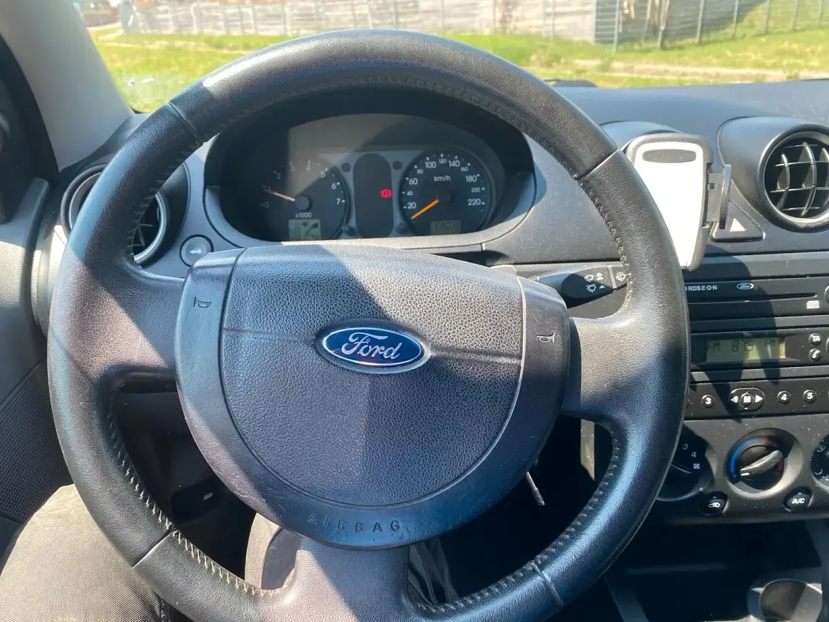 Gebraucht Ford Fiesta 80 PS (58 kW) 2003 Silber Kleinwagen