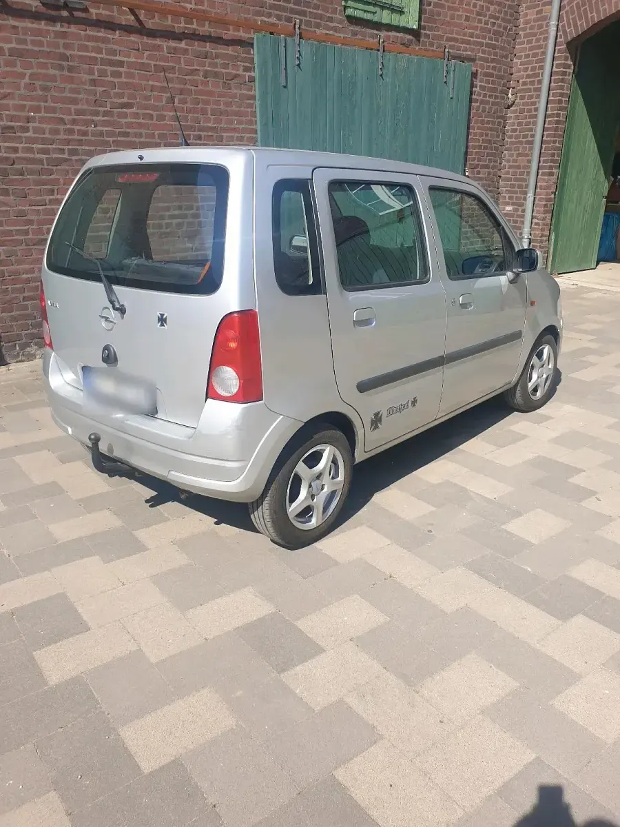 Gebraucht Opel Agila 60 PS (44 kW) 2005 Silber Van / Kleinbus