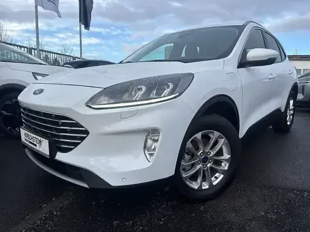 Używany Ford Kuga Titanium 225 KM (165 kW) 2022 Biały SUV