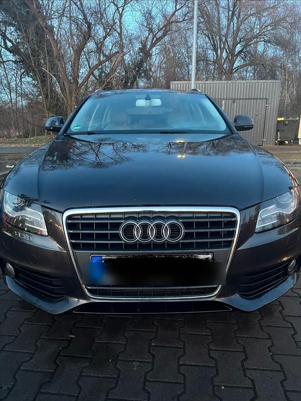 Grau Gebraucht 2009 Audi A4 Kombi | 4.000 € - Bild 1/4