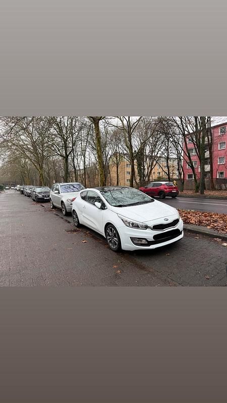 Gebraucht Kia Ceed 128 PS (94 kW) 2014 Weiß Kleinwagen