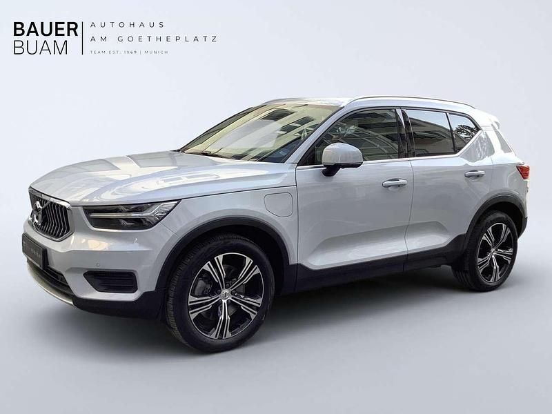 Glacier silver / metallic Gebraucht 2021 Volvo XC40 Inscription SUV | 32.890 € (Fairer Preis) - Bild 1/4