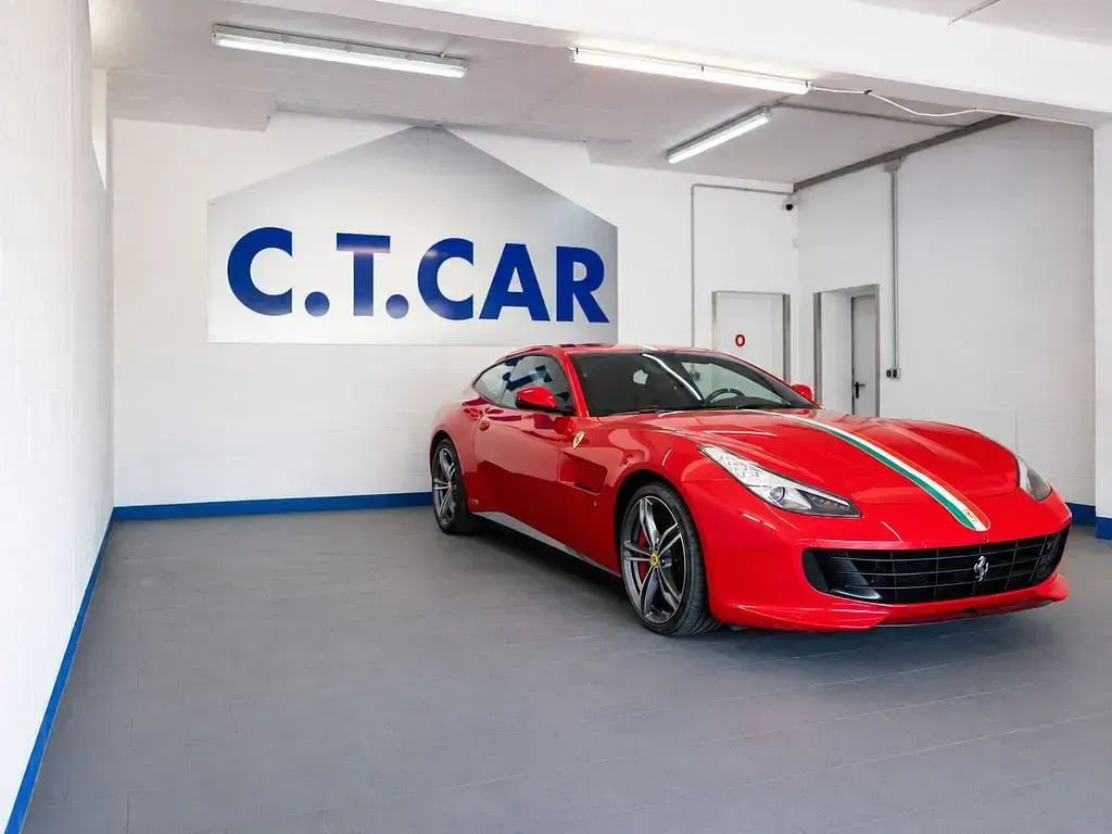 Gebraucht Ferrari GTC4Lusso 691 PS (508 kW) 2021 Rot Kombi