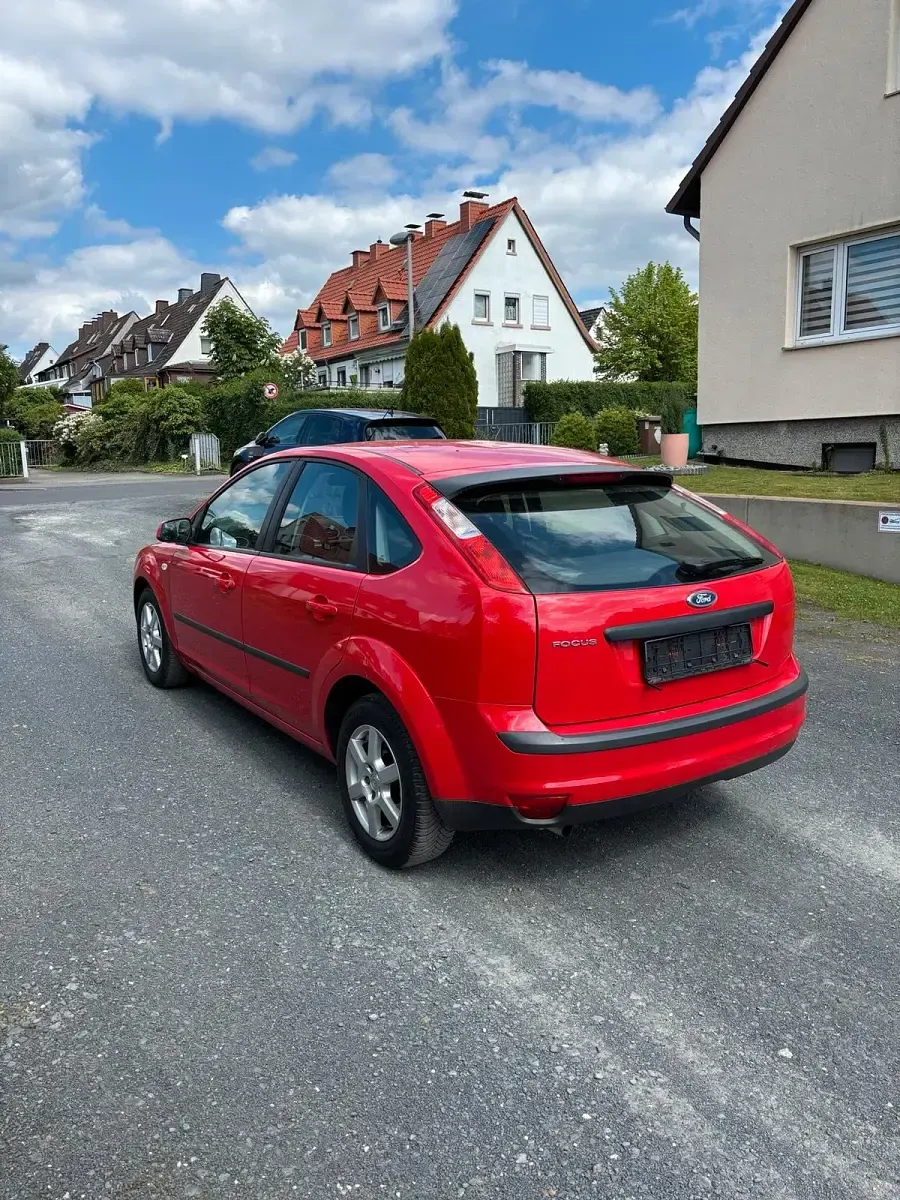 Używany Ford Focus 116 KM (85 kW) 2005 Sedan/Limuzyna