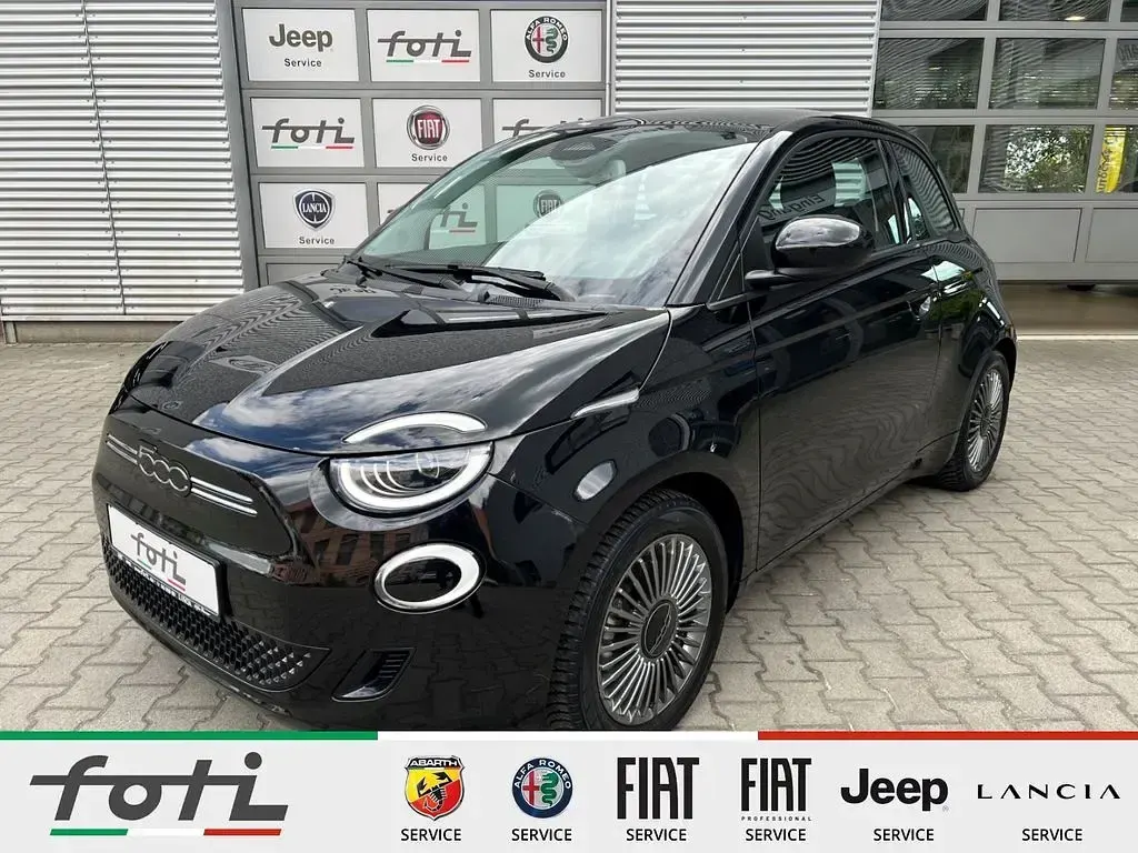 Second-hand Fiat 500e Icon 86 kW (118 CP) 2022 Negru Hatchback