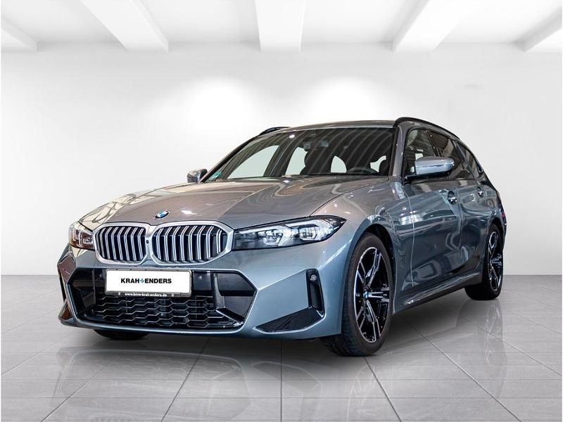 Black sapphire metallic Gebraucht 2025 BMW 320 Performance Kombi | 48.390 € (Teuer) - Bild 1/4