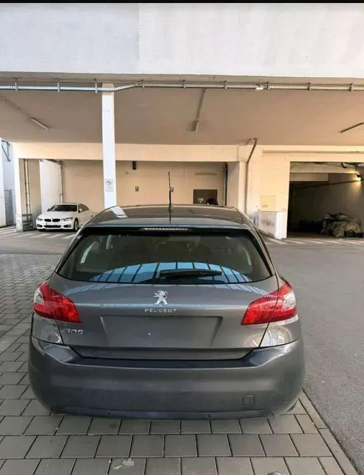 Gebraucht Peugeot 308 SW Allure 131 PS (96 kW) 2018 Grau Kombi