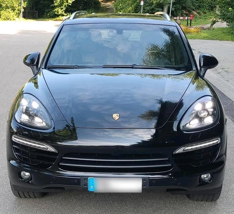 Schwarz Gebraucht 2011 Porsche Cayenne Black Edition SUV | 19.400 € (Fairer Preis) - Bild 1/4