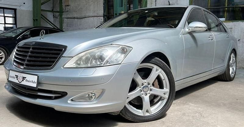Silber Gebraucht 2007 Mercedes S500 Limousine | 21.970 € (Teuer) - Bild 1/4
