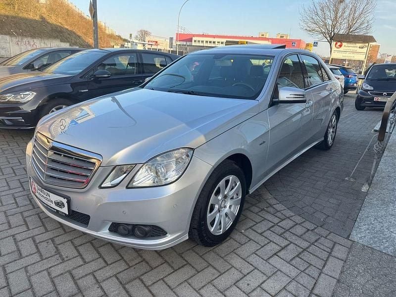 Gebraucht Mercedes E200 136 PS (100 kW) 2011 Silber Limousine