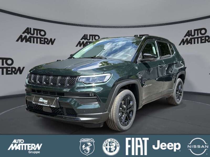 Techno green metallic clear co Neu 2025 Jeep Compass North SUV | 41.900 € (Fairer Preis) - Bild 1/4