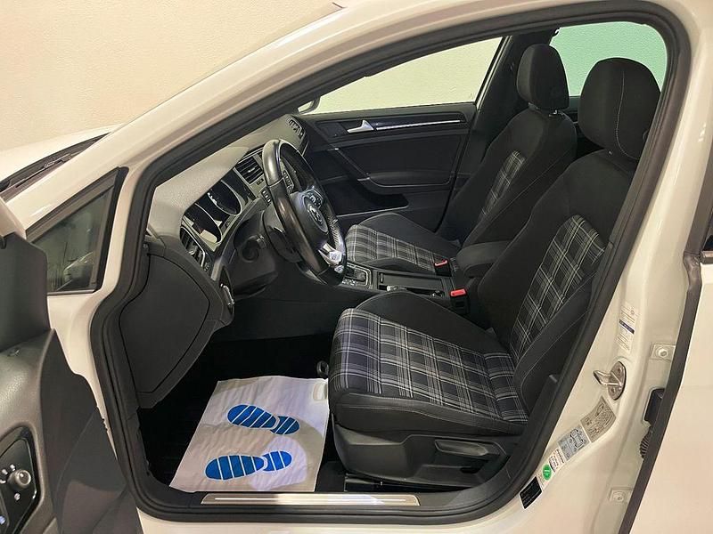 Gebraucht VW Golf VII Design 184 PS (135 kW) 2016 Weiß Kombi