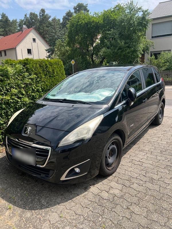 Schwarz Gebraucht 2014 Peugeot 5008 Business-Line Van / Kleinbus | 6.700 € (Fairer Preis) - Bild 1/4
