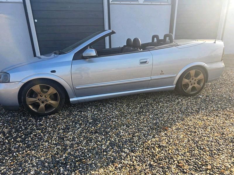 Blau Gebraucht 2001 Opel Astra Cabriolet Cabrio | 1.799 € (Guter Preis) - Bild 1/4