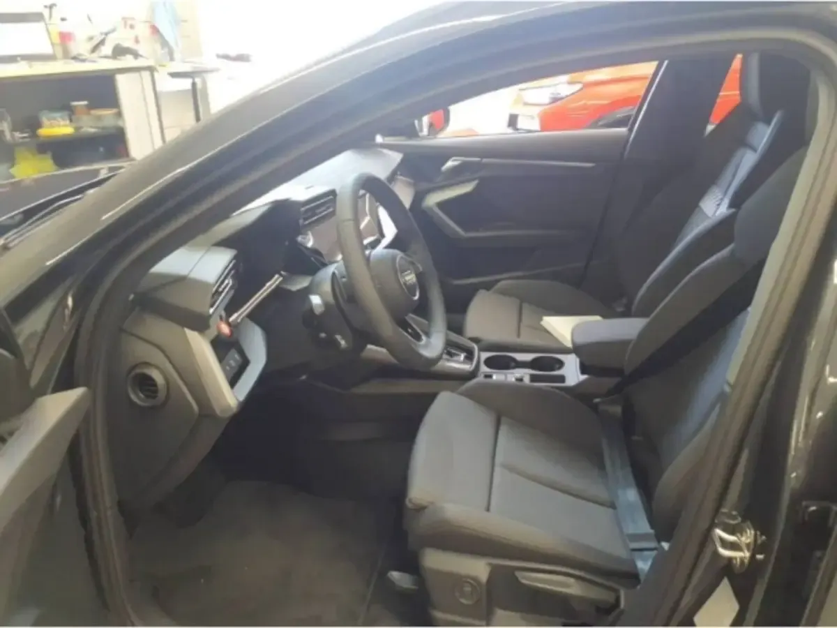 Gebraucht Audi A3 e-tron Ambiente 204 PS (150 kW) 2026 Manhattangrau metallic Kleinwagen
