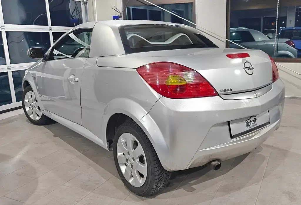 Gebraucht Opel Tigra Edition 125 PS (91 kW) 2007 Silber Cabrio