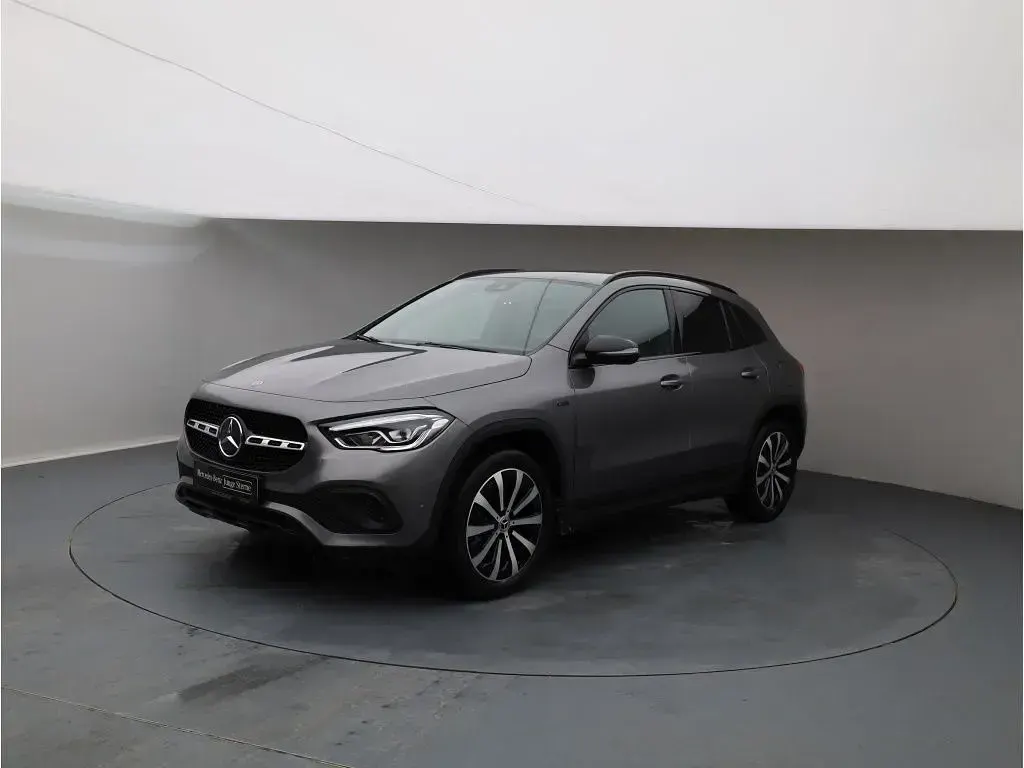 Gebraucht Mercedes GLA250 160 PS (117 kW) 2020 Graphitgrau (metallic) SUV
