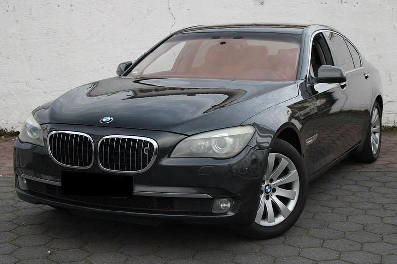 Gebraucht BMW 730 Sport Line 245 PS (180 kW) 2009 Grau Limousine