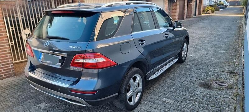 Gebraucht Mercedes ML250 204 PS (150 kW) 2014 Grau SUV