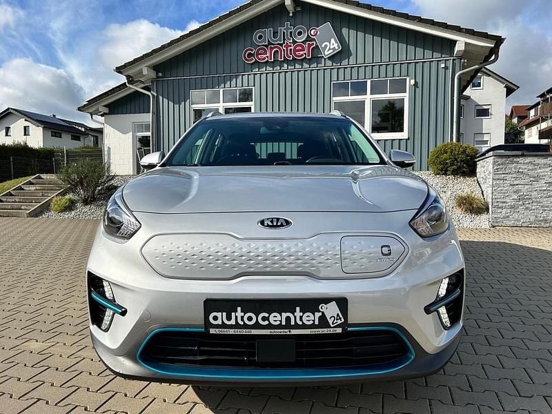 Gebraucht Kia e-Niro 150 kW (204 PS) 2020 Silky silver SUV