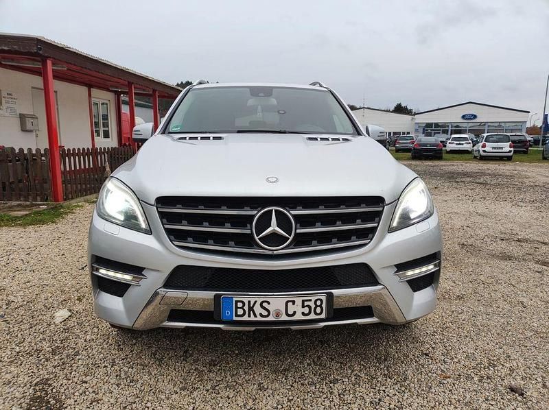 Gebraucht Mercedes ML350 AMG line 258 PS (189 kW) 2012 Silber SUV