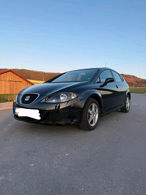 Second-hand Seat Leon 102 CP (75 kW) 2006 Negru Hatchback