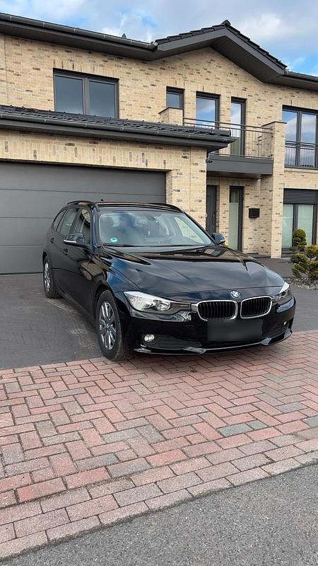Gebraucht BMW 316 116 PS (85 kW) 2013 Schwarz Kombi