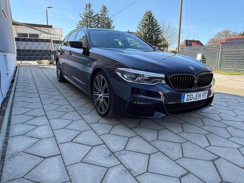 Gebraucht BMW 530 M Sport 265 PS (194 kW) 2018 Carbonschwarz metallic Kombi
