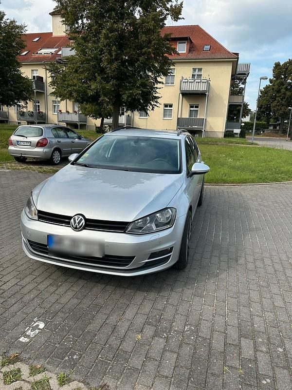 Silber Gebraucht 2015 VW Golf VII Kombi | 6.900 € (Superpreis) - Bild 1/4