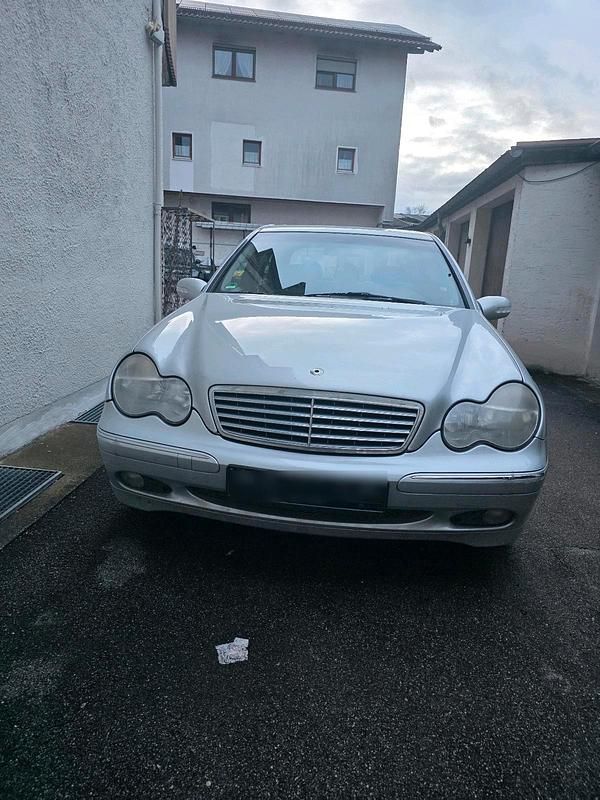 Gebraucht Mercedes C200 163 PS (119 kW) 2002 Silber Limousine