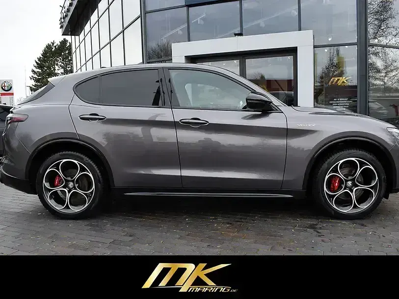 Gebraucht Alfa Romeo Stelvio Veloce 210 PS (154 kW) 2024 Grigio vesuvio, metalli (metallic) SUV