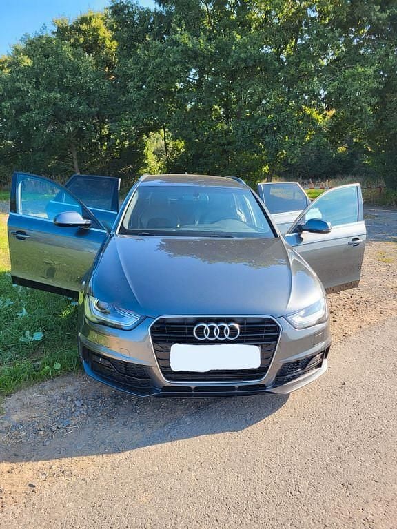 Grau Gebraucht 2015 Audi A4 S-Line Kombi | 15.750 € (Fairer Preis) - Bild 1/4