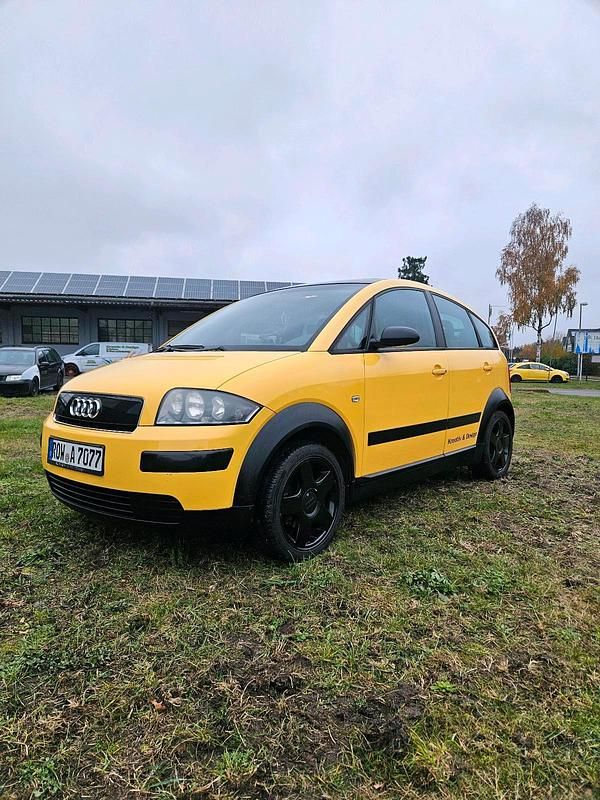 Gelb Gebraucht 2003 Audi A2 Kleinwagen | 4.250 € (Fairer Preis) - Bild 1/4