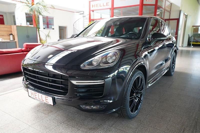 Tiefschwarz Gebraucht 2015 Porsche Cayenne GTS SUV | 38.490 € (Fairer Preis) - Bild 1/4