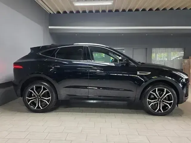 Gebraucht Jaguar E-Pace R-Dynamic 241 PS (177 kW) 2018 Farallon black SUV