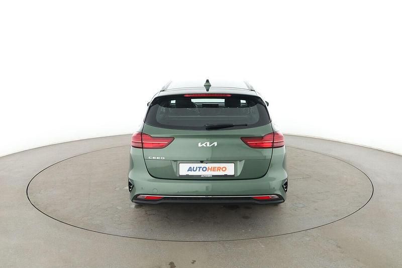 Gebraucht Kia Ceed Vision 140 PS (102 kW) 2024 Grün Kleinwagen