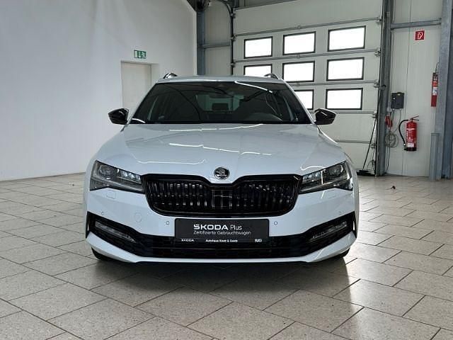 Gebraucht Skoda Superb SportLine 150 PS (110 kW) 2024 Weiss Kombi