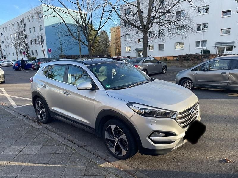 Gebraucht Hyundai Tucson 185 PS (136 kW) 2015 Silber SUV