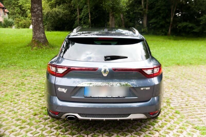 Grau Gebraucht 2017 Renault Mégane GrandTour GT-Line Kombi | 8.999 € (Guter Preis) - Bild 1/4