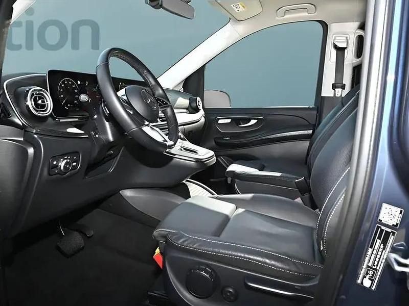Gebraucht Mercedes V220 163 PS (119 kW) 2024 Blau Van / Kleinbus