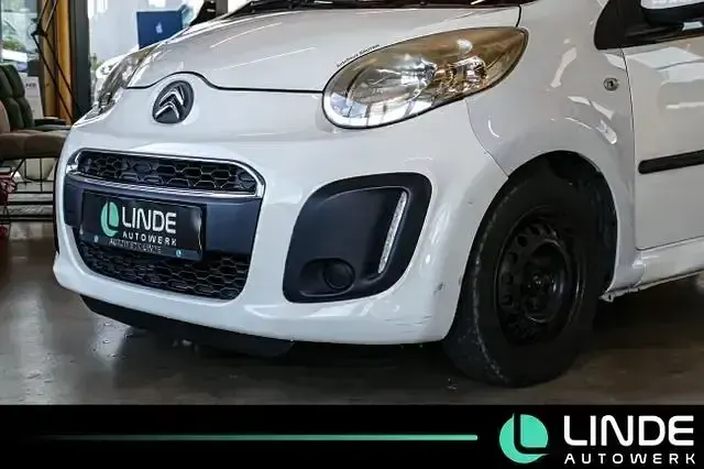 Gebraucht Citroën C1 Tendance 68 PS (50 kW) 2012 Weiß Kleinwagen