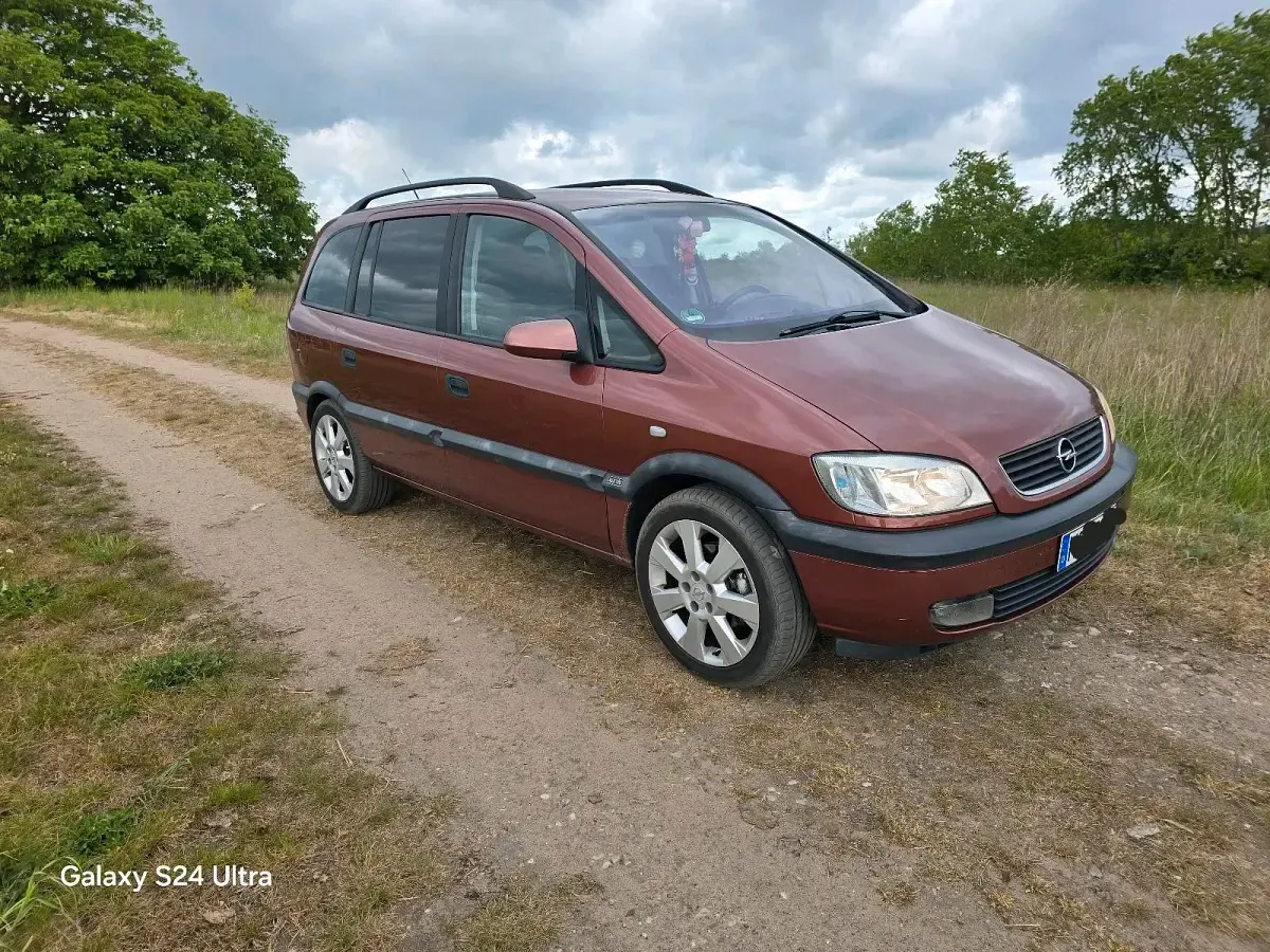 Gebraucht Opel Zafira 125 PS (91 kW) 2001 Rot Van / Kleinbus