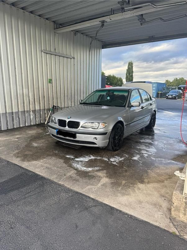 Silber Gebraucht 2002 BMW 316 Limousine | 3.200 € (Teuer) - Bild 1/4