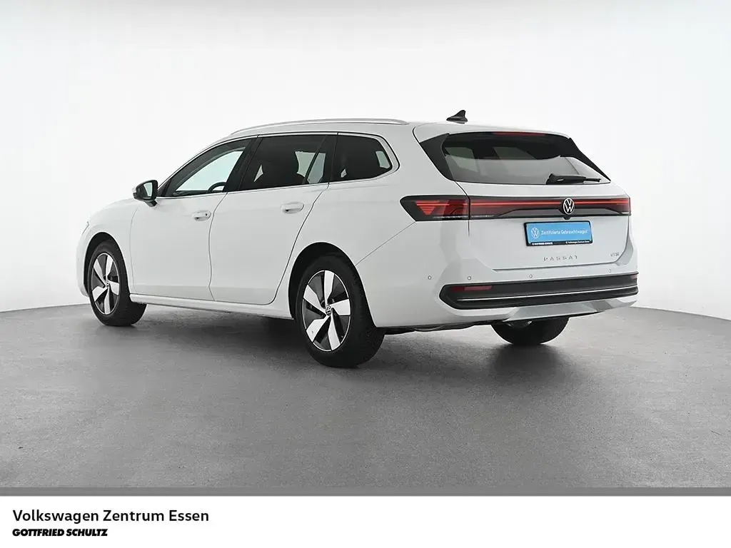 Gebraucht VW Passat Business 150 PS (110 kW) 2025 Weiss Kombi