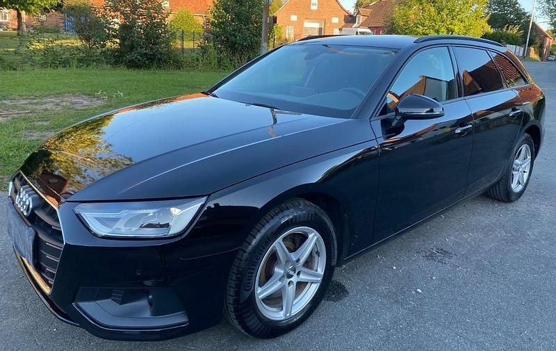 Gebraucht Audi A4 Advanced 163 PS (119 kW) 2021 Schwarz Kombi