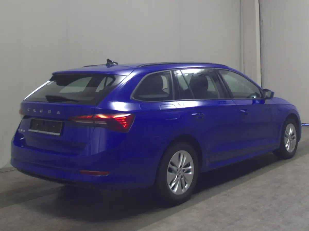 Gebraucht Skoda Octavia Ambition 150 PS (110 kW) 2022 Blau Kombi