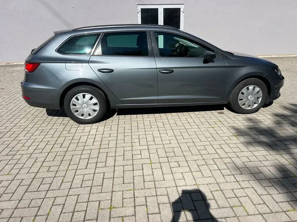 Używany Seat Leon ST Reference 110 KM (80 kW) 2017 Szary Kombi