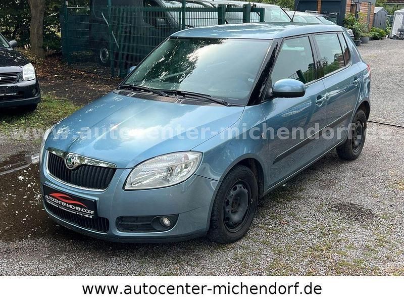 Blau Gebraucht 2007 Skoda Fabia Ambiente Limousine | 1.499 € (Guter Preis) - Bild 1/4